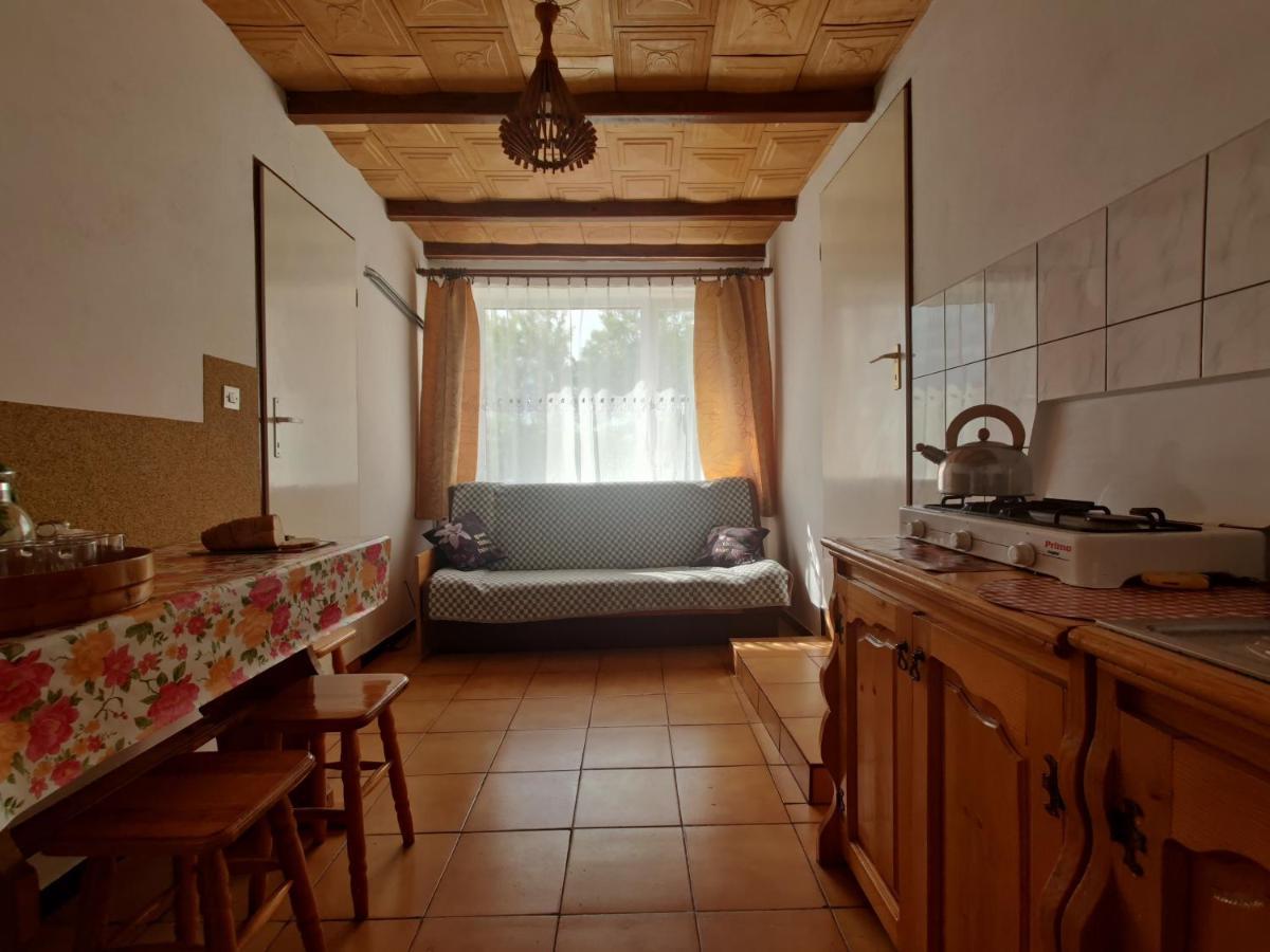 Przy Winogronie Hotel Uherce Mineralne  Exterior foto