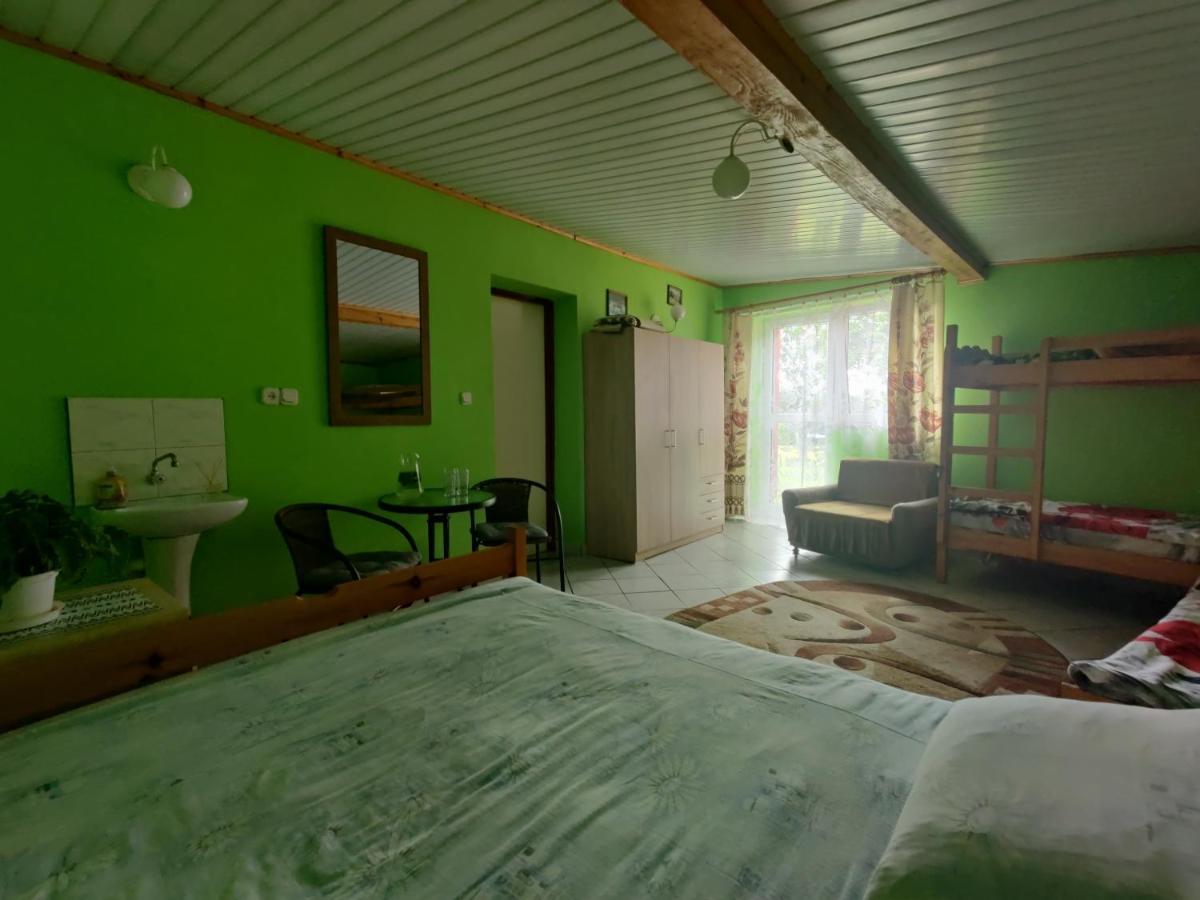Przy Winogronie Hotel Uherce Mineralne  Exterior foto