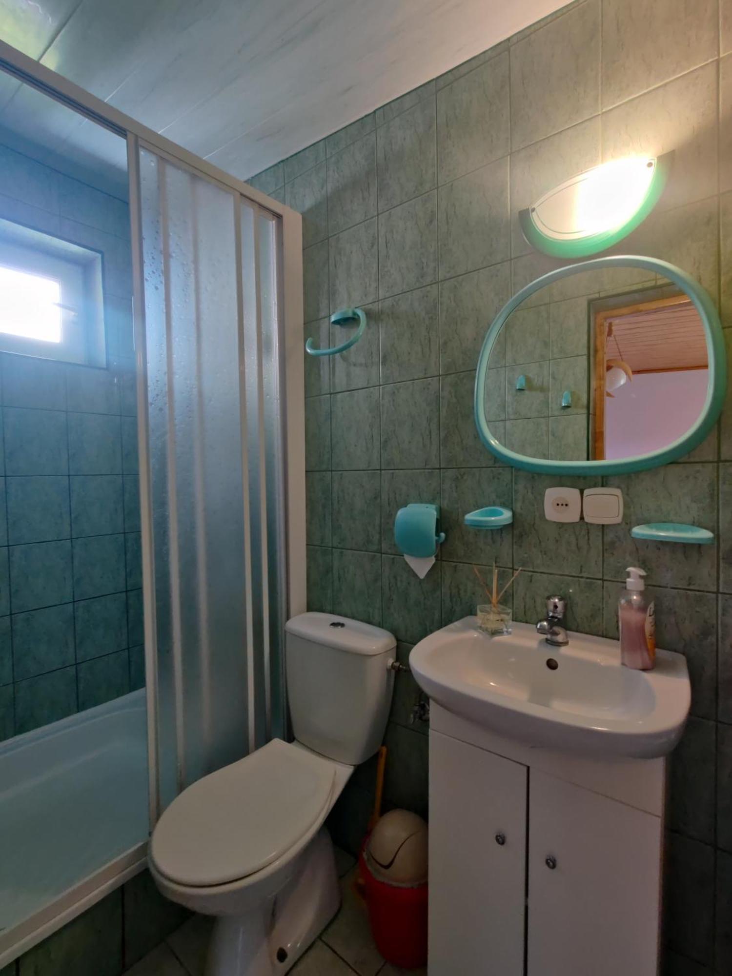Przy Winogronie Hotel Uherce Mineralne  Quarto foto